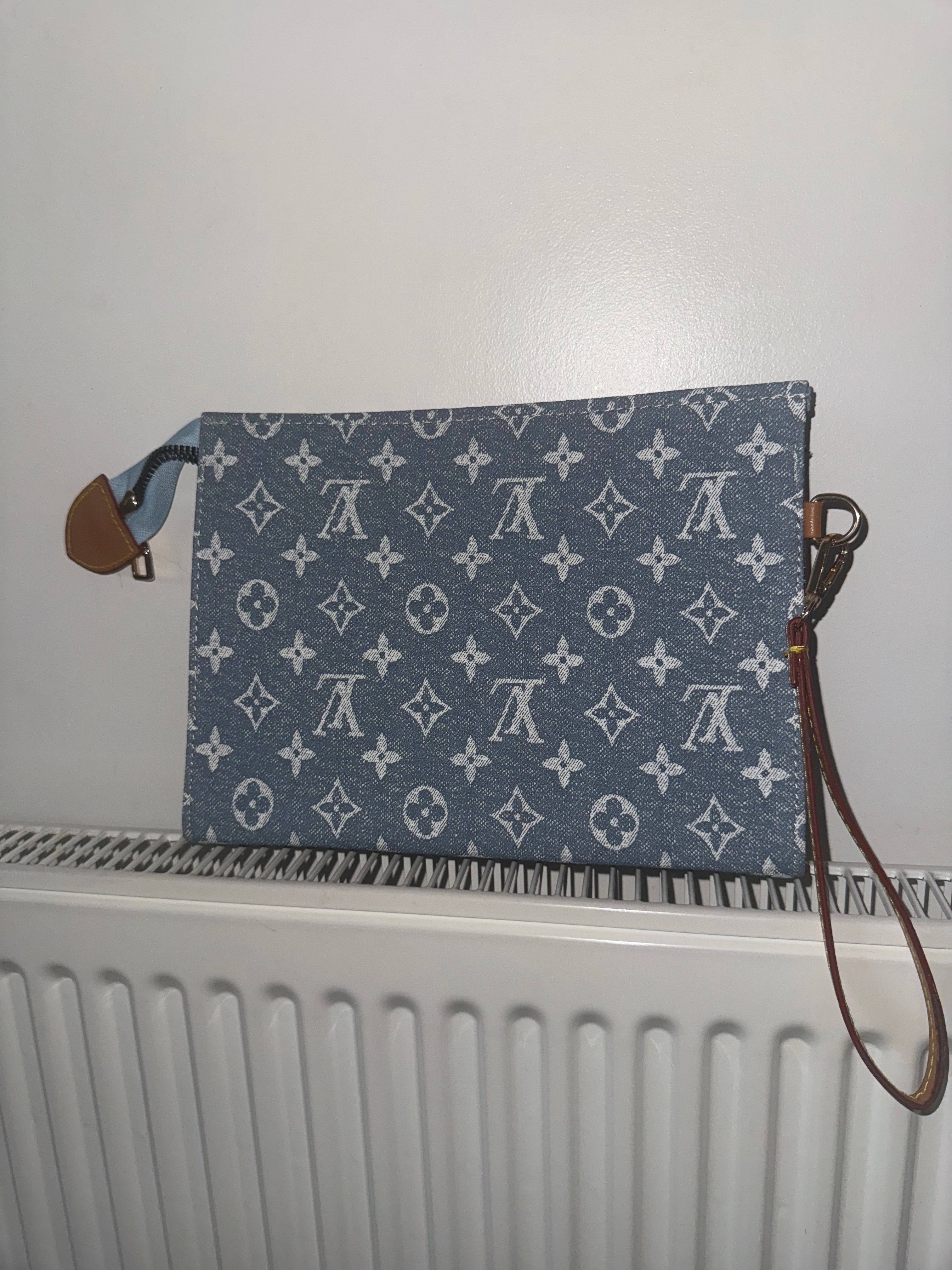 Women’s clutch bag