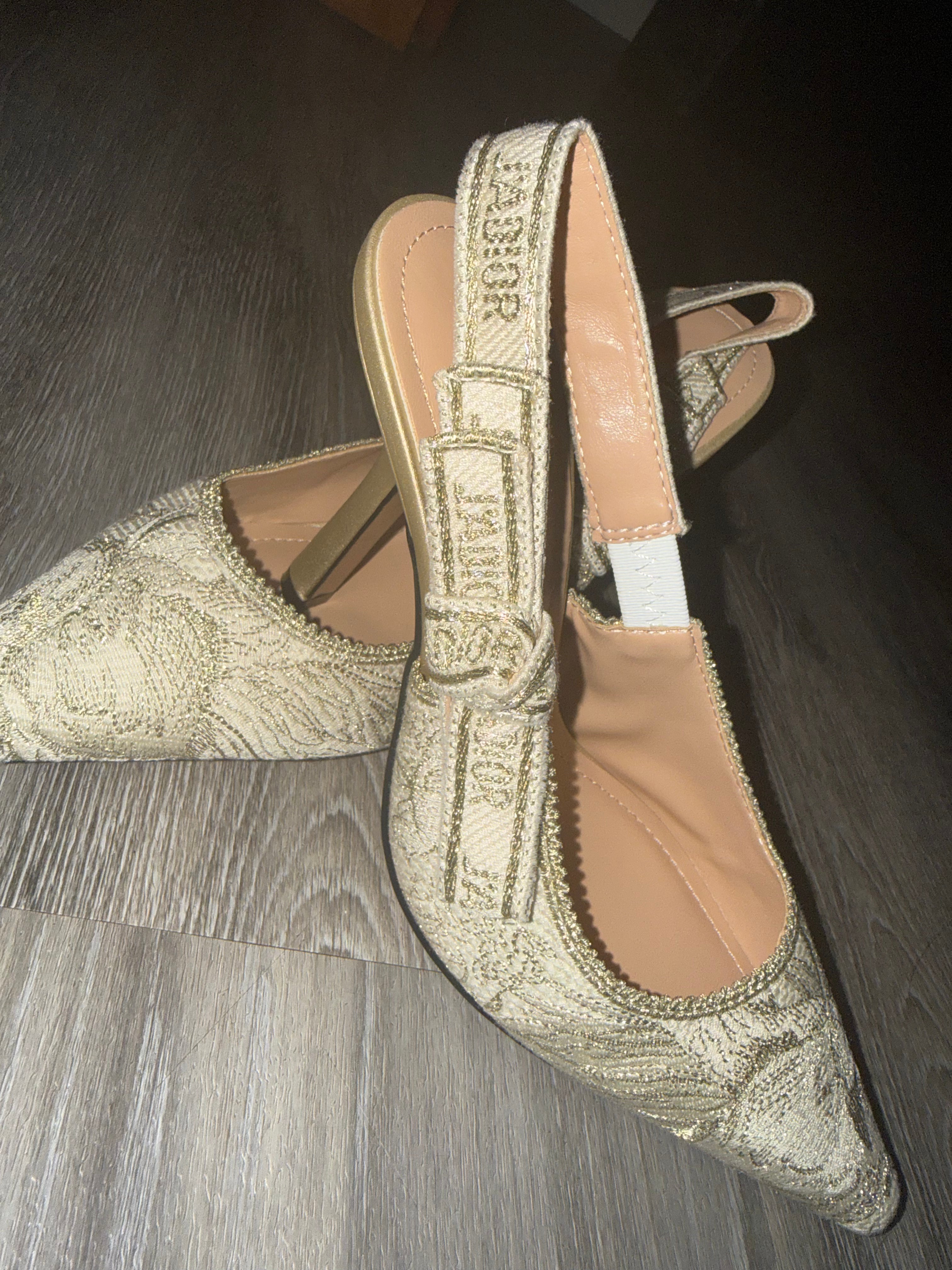 CD HEELS